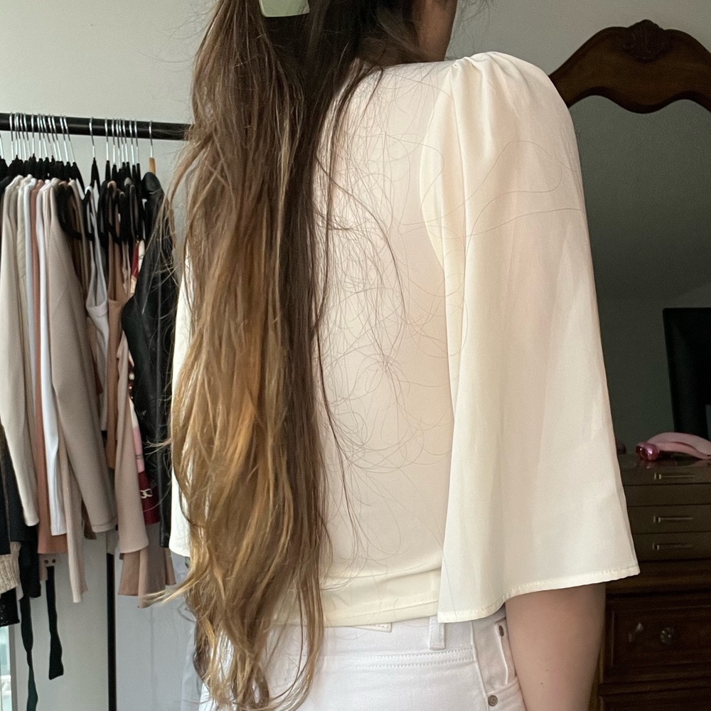 White blouse - Picture 4 of 5